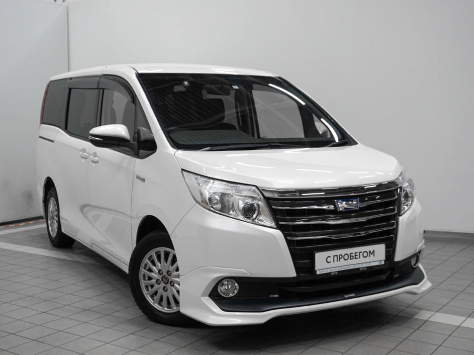 РњРёРЅРёРІСЌРЅ Toyota Granace 2011