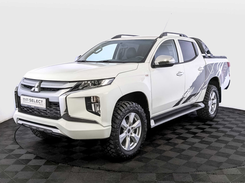 Автомобиль с пробегом Mitsubishi L200 в городе Москва ДЦ - Тойота Центр Новорижский