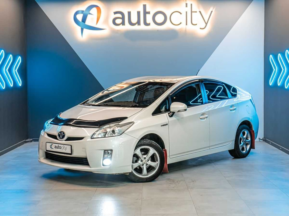 Автомобиль с пробегом Toyota Prius в городе Новосибирск ДЦ - Автоцентр Autocity на Волочаевской