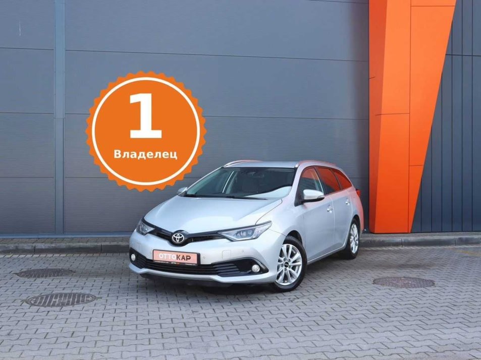 Автомобиль с пробегом Toyota Auris в городе Калининград ДЦ - ОТТОКАР