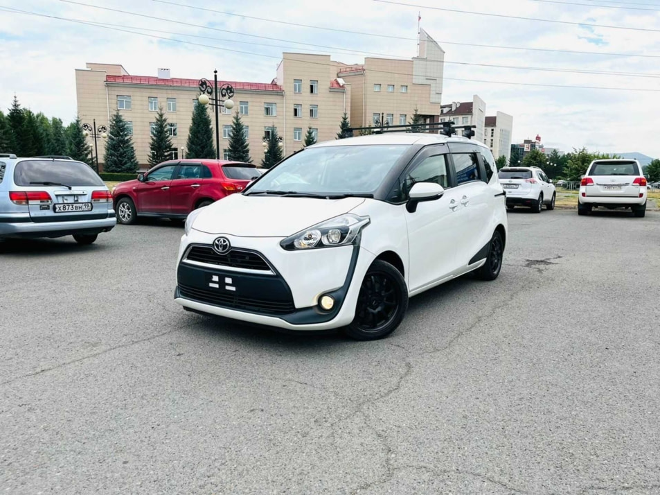 Автомобиль с пробегом Toyota Sienta в городе Абакан ДЦ - Автосалон Абакан на Крылова