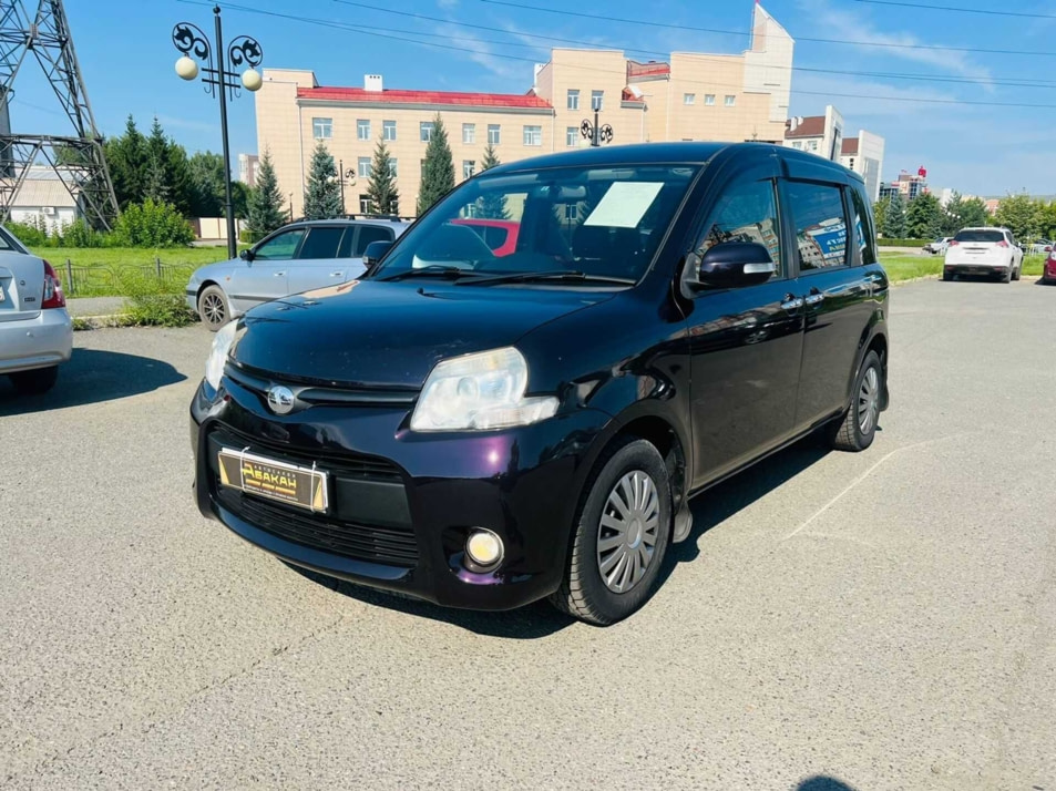 Автомобиль с пробегом Toyota Sienta в городе Абакан ДЦ - Автосалон Абакан на Крылова