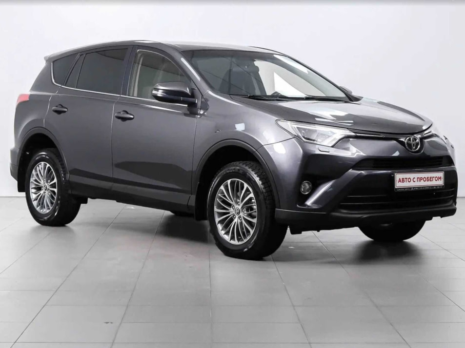 Автомобиль с пробегом Toyota RAV4 в городе Москва ДЦ - Автосалон на Дмитровке