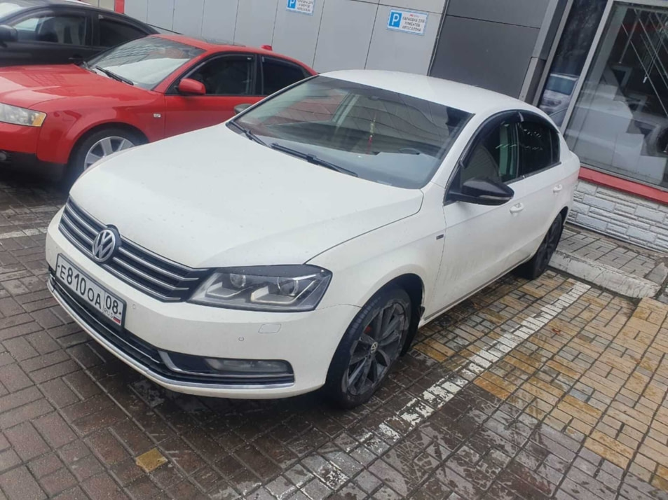 Автомобиль с пробегом Volkswagen Passat в городе Москва ДЦ - Автосалон на Дмитровке