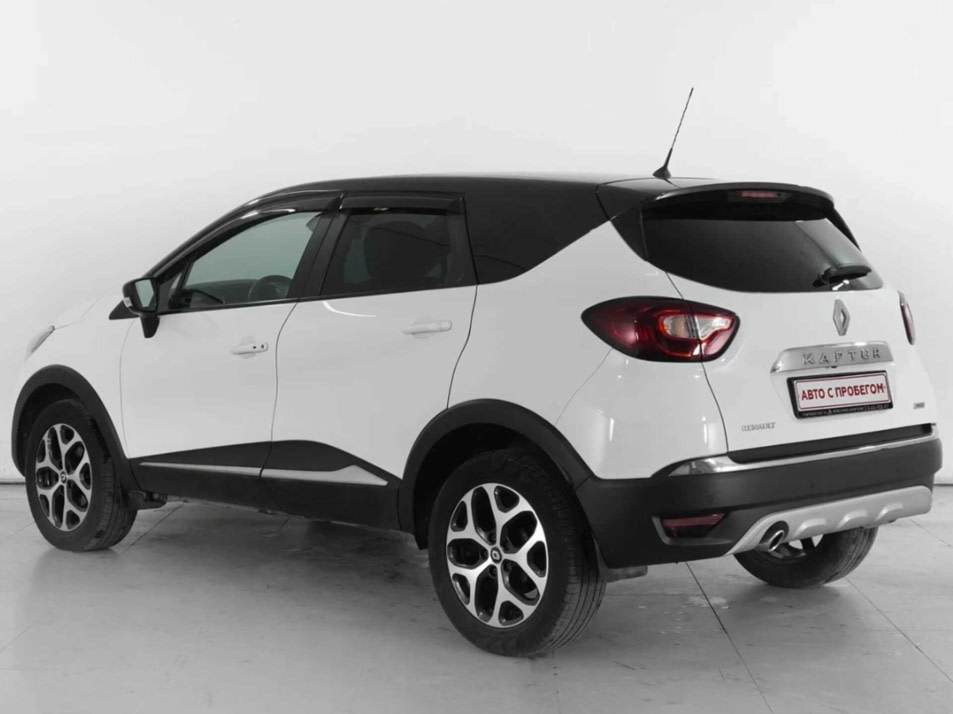 Автомобиль с пробегом Renault Kaptur в городе Москва ДЦ - Автосалон на Дмитровке