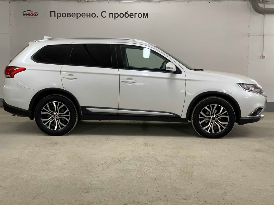 Автомобиль с пробегом Mitsubishi Outlander в городе Тюмень ДЦ - Автосалон «Никко»