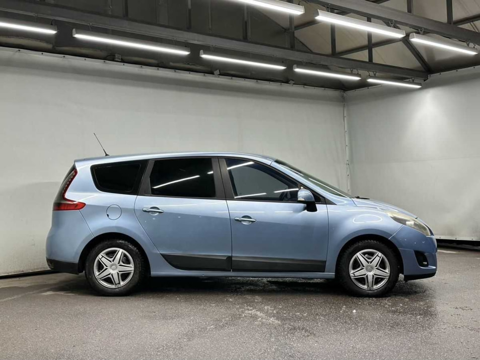 Автомобиль с пробегом Renault Scenic в городе Липецк ДЦ - Липецк