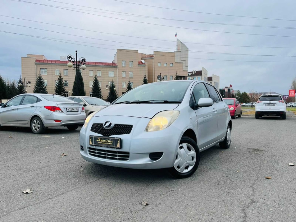 Автомобиль с пробегом Toyota Vitz в городе Абакан ДЦ - Автосалон Абакан на Крылова