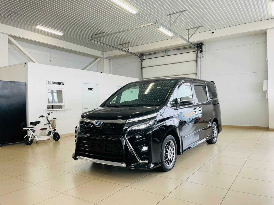 Автомобиль с пробегом Toyota Voxy в городе Абакан ДЦ - Планета Авто