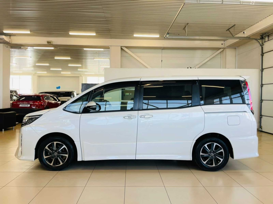 Автомобиль с пробегом Toyota Noah в городе Абакан ДЦ - Планета Авто