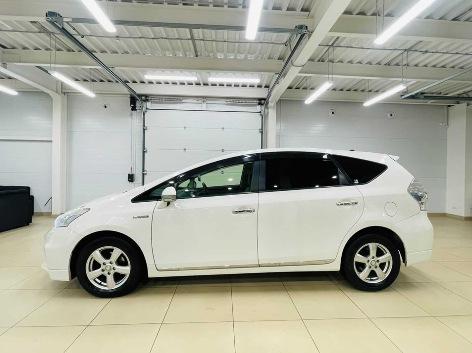 Автомобиль с пробегом Toyota Prius Alpha в городе Абакан ДЦ - Планета Авто