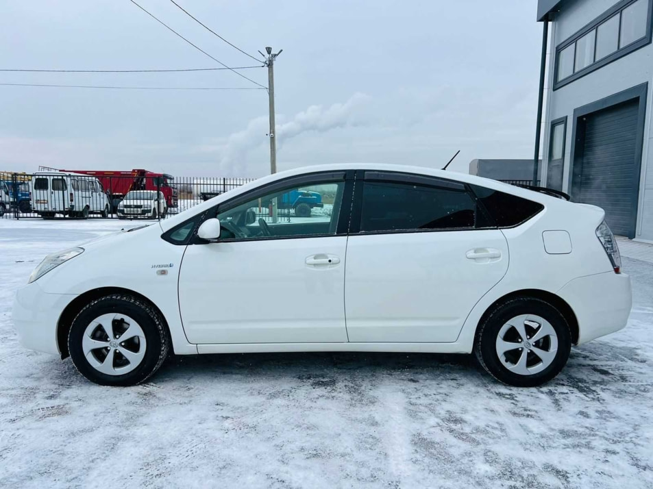 Автомобиль с пробегом Toyota Prius в городе Абакан ДЦ - Планета Авто