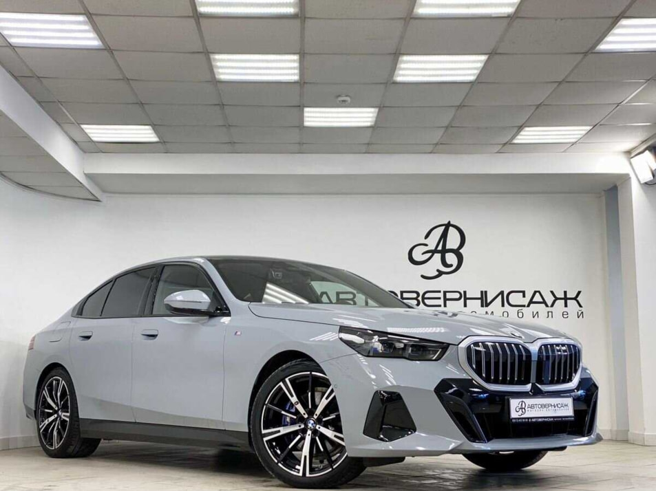 Автомобиль с пробегом BMW 5 серии в городе Санкт-Петербург ДЦ - Автовернисаж