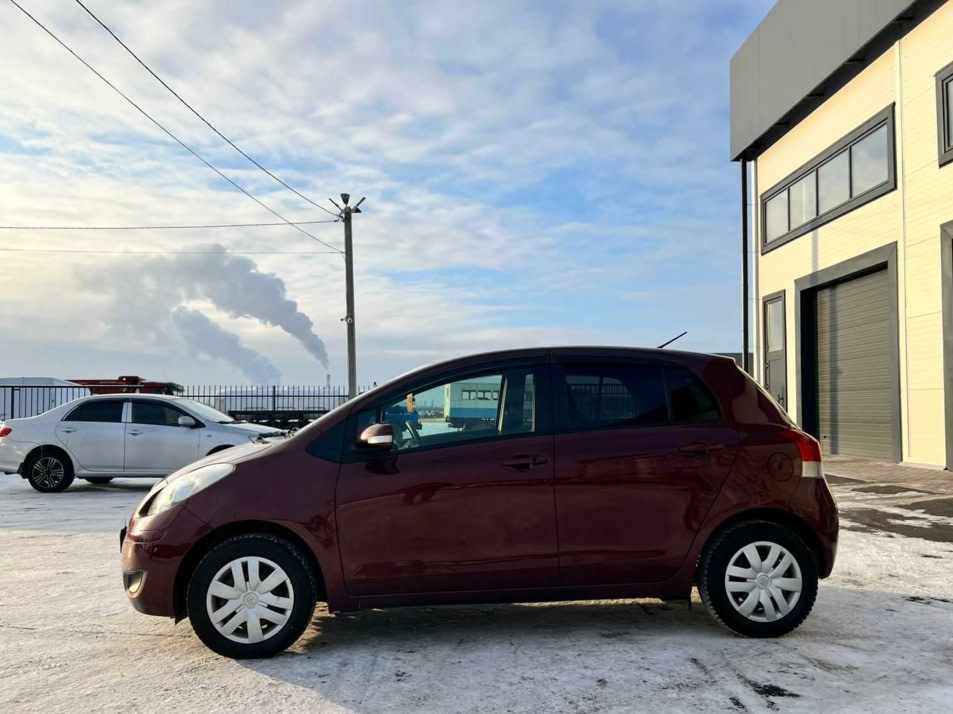 Автомобиль с пробегом Toyota Vitz в городе Абакан ДЦ - Планета Авто