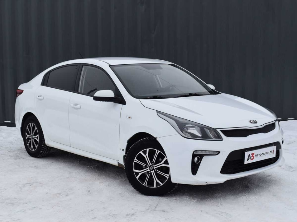 Автомобиль с пробегом Kia Rio в городе Нижний Новгород ДЦ - Автосалон №3