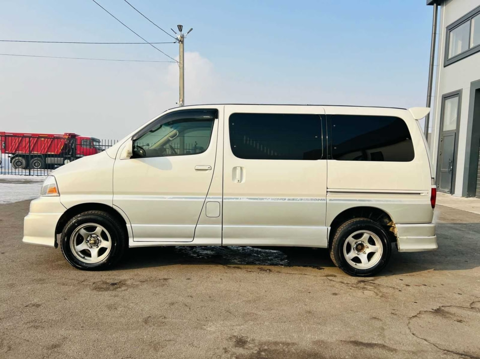 Автомобиль с пробегом Toyota Granvia в городе Абакан ДЦ - Планета Авто