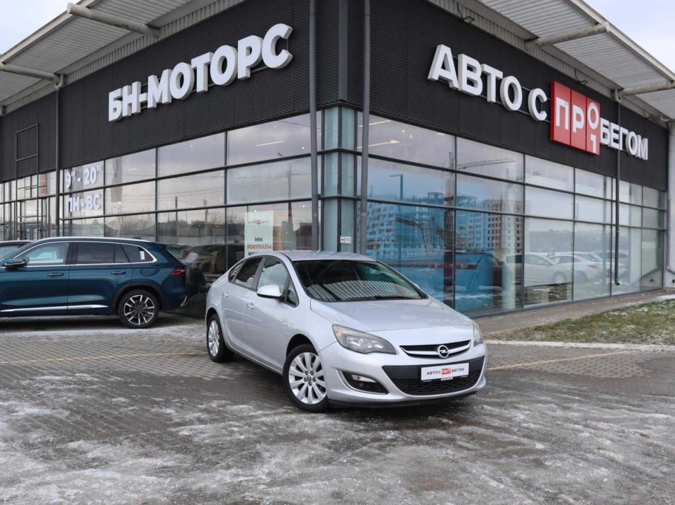 Автомобиль с пробегом Opel Astra в городе Симферополь ДЦ - Симферополь