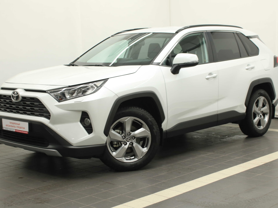 Автомобиль с пробегом Toyota RAV4 в городе Красноярск ДЦ - Тойота Центр Красноярск