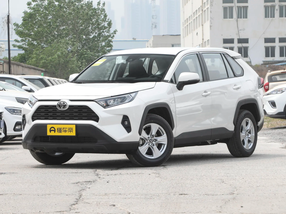 Новый автомобиль Toyota RAV4 urban versionв городе Москва ДЦ - CDEK.Shopping