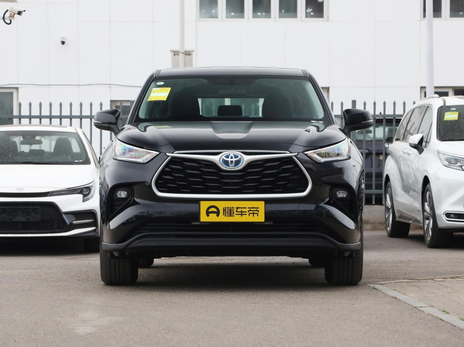 Новый автомобиль Toyota Highlander deluxe editionв городе Москва ДЦ - CDEK.Shopping