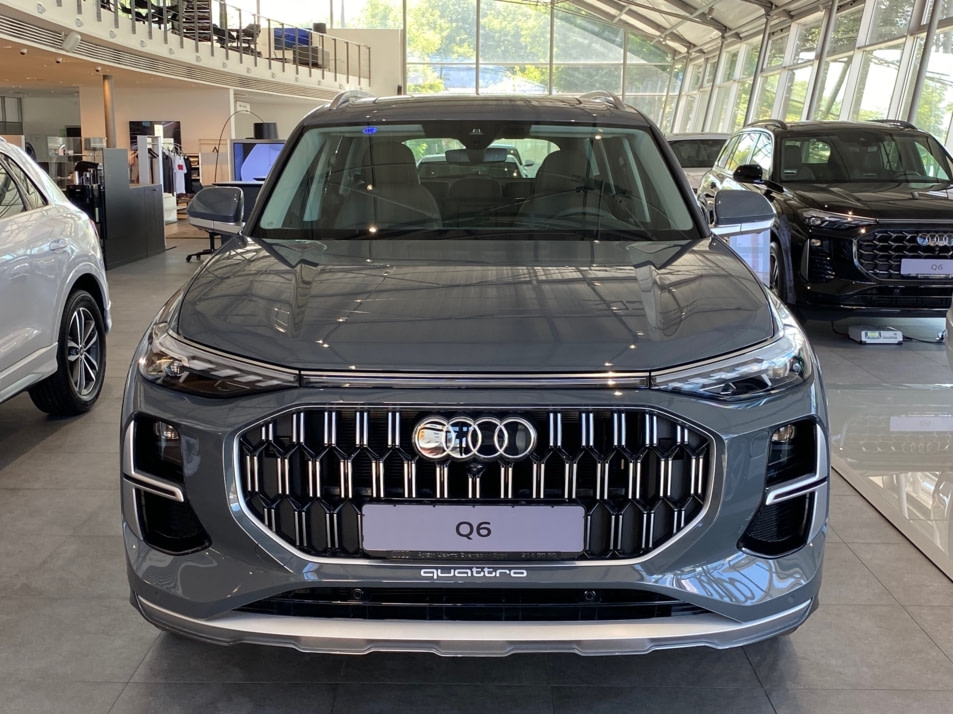 Новый автомобиль Audi Q6 Designв городе Екатеринбург ДЦ - АЦ Космонавтов