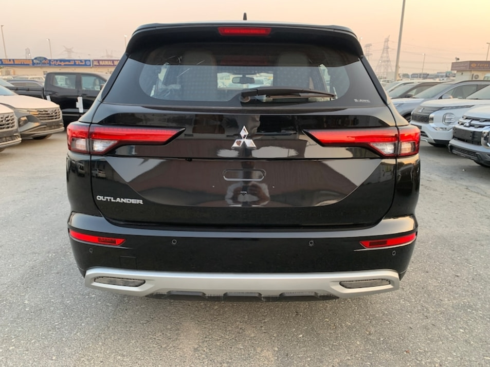 Новый автомобиль Mitsubishi Outlander Premiumв городе Москва ДЦ - CDEK.Shopping