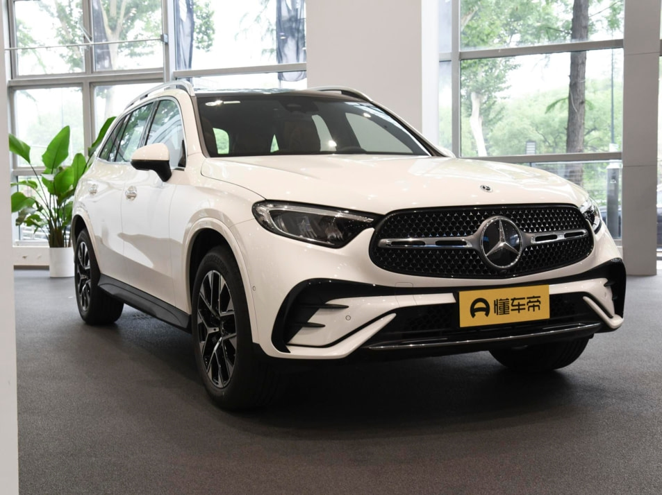 Новый автомобиль Mercedes-Benz GLC 260 L 4MATIC Luxuryв городе Москва ДЦ - CDEK.Shopping