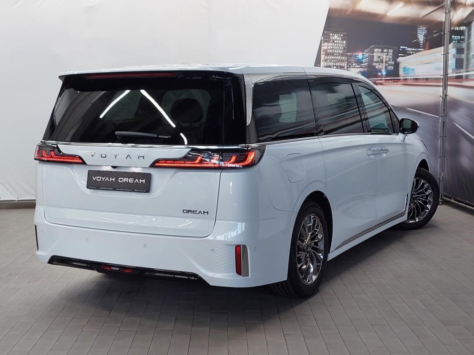 Новый автомобиль VOYAH DREAM PHEV LONG RANGE PHEV LRв городе Барнаул ДЦ - VOYAH ЭлитАвто Барнаул