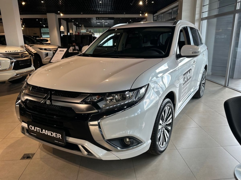 Новый автомобиль Mitsubishi OUTLANDER - 7 мест Enjoyв городе Москва ДЦ - Mitsubishi Автомир Москва Варшавка