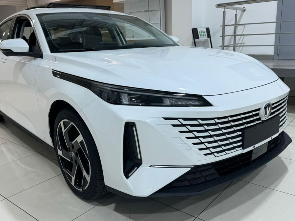 Новый автомобиль Changan Lamore 1.5T - 7 DCTв городе Ижевск ДЦ - Официальный дилер Uni (Союзная, 2Д/2)