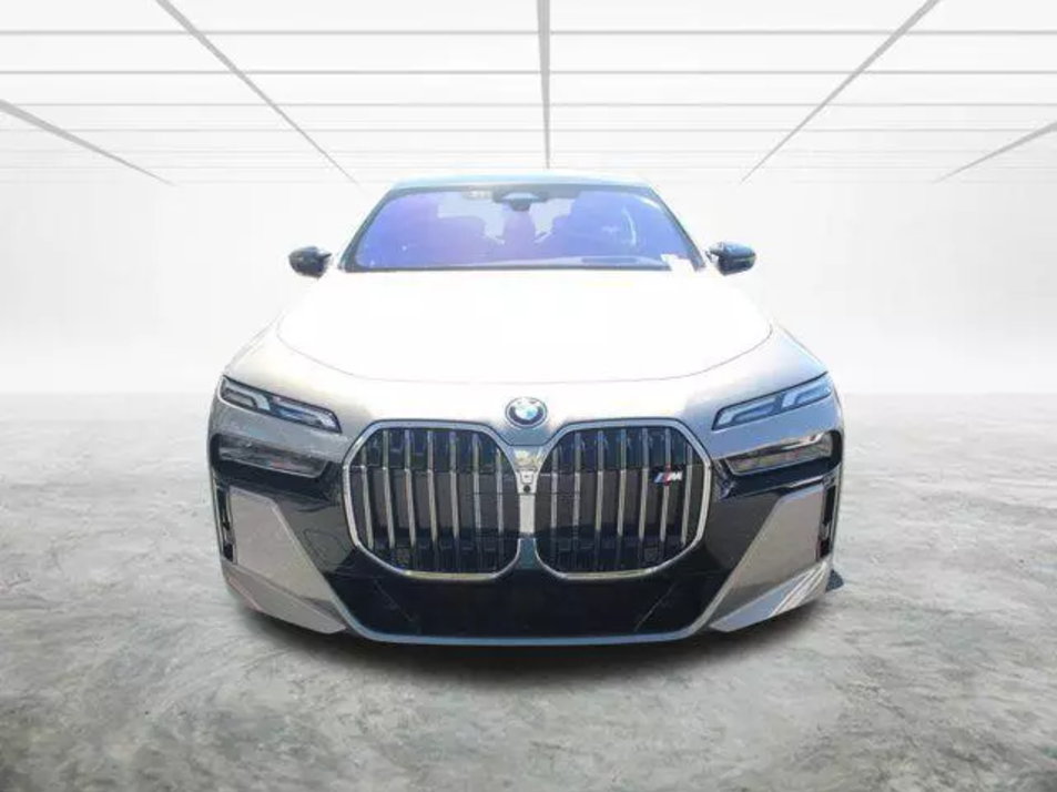 Новый автомобиль BMW i7 M70 xDriveв городе Москва ДЦ - CDEK.Shopping