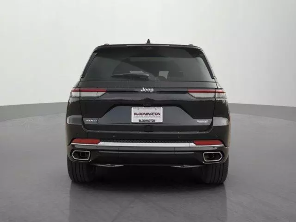 Новый автомобиль Jeep Grand Cherokee Summitв городе Москва ДЦ - CDEK.Shopping