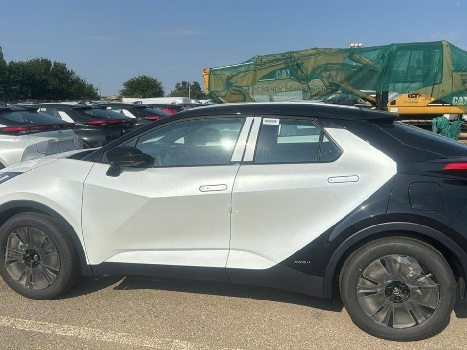 Новый автомобиль Toyota C-HR Coolв городе Москва ДЦ - CDEK.Shopping