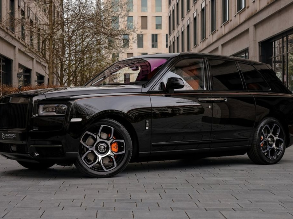 Новый автомобиль Rolls-Royce Cullinan 2024 Black Badgeв городе Москва ДЦ - CDEK.Shopping