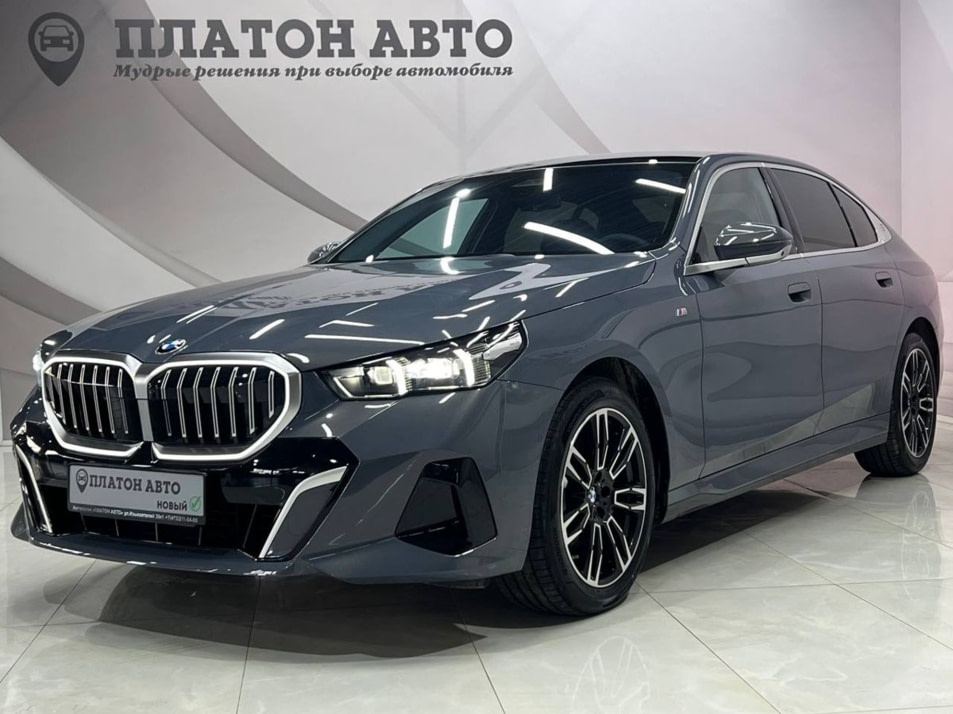 Новый автомобиль BMW 5 серии 530i xDriveв городе Воронеж ДЦ - Платон Авто