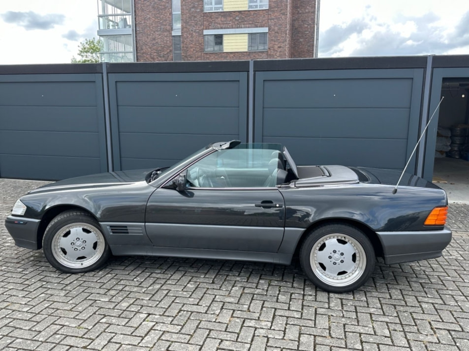 Новый автомобиль Mercedes-Benz SL Baseв городе Москва ДЦ - CDEK.Shopping