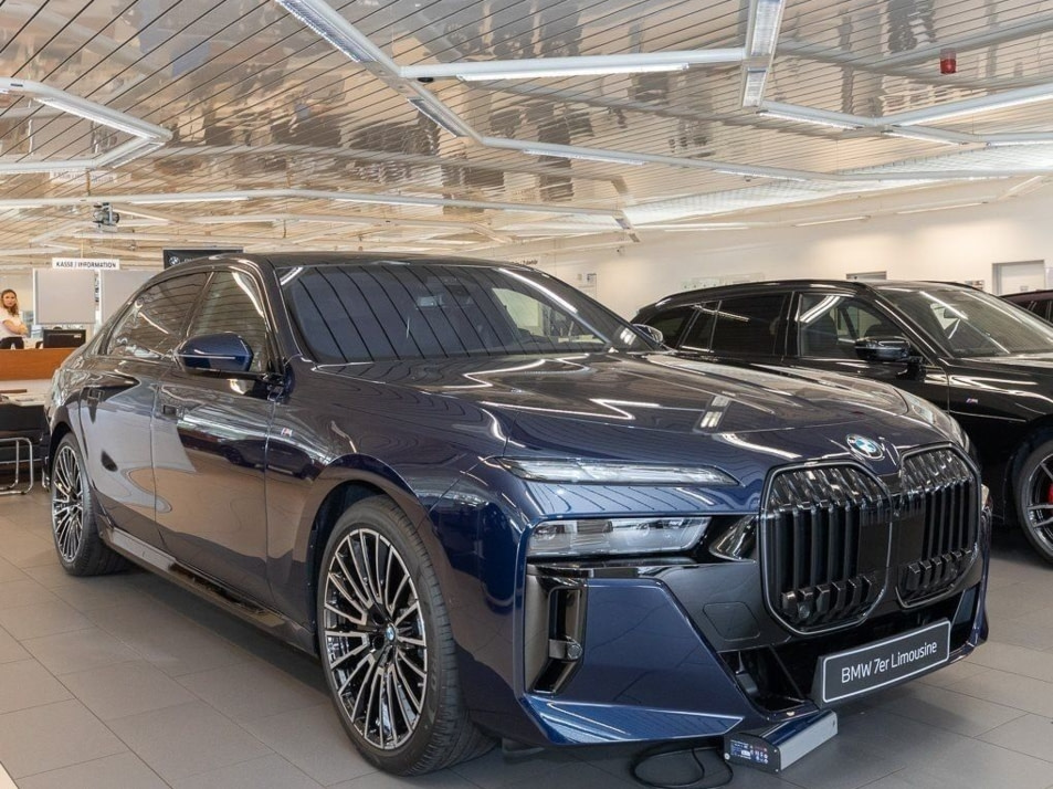 Новый автомобиль BMW 7 серии 740d xDrive Baseв городе Москва ДЦ - CDEK.Shopping