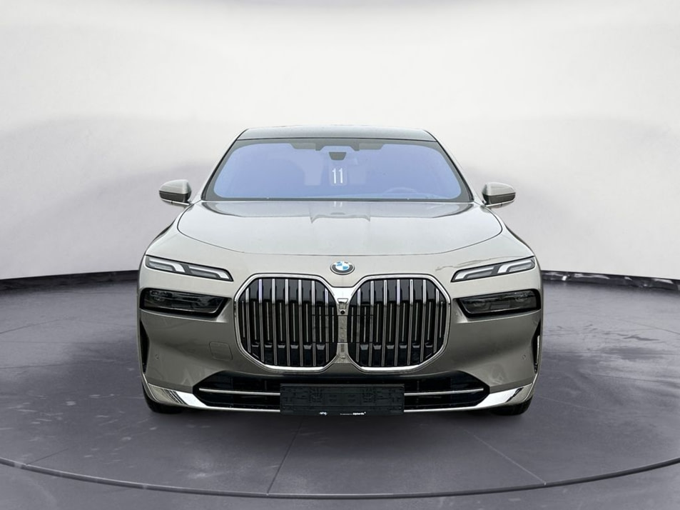 Новый автомобиль BMW 7 серии 740d xDrive Baseв городе Москва ДЦ - CDEK.Shopping