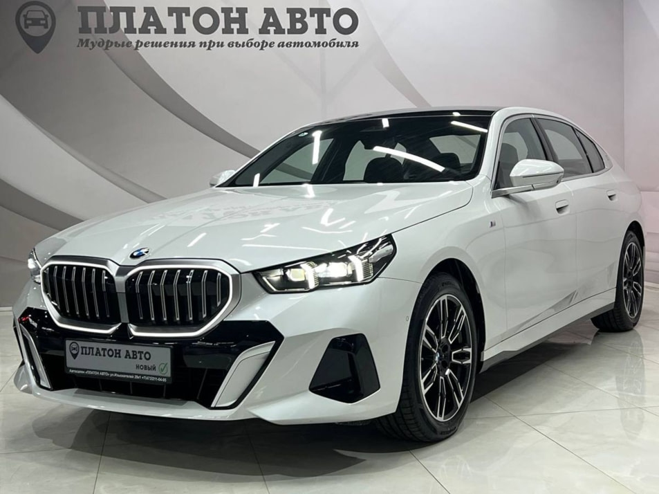 Новый автомобиль BMW 5 серии 530i xDrive M Sportв городе Воронеж ДЦ - Платон Авто