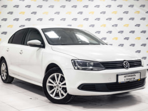 Volkswagen Jetta 2012 г. (белый)