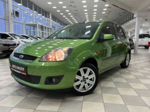 Ford Fiesta 2006 г. (зеленый)