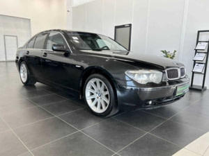 BMW 7 серии 2002 г. (черный)