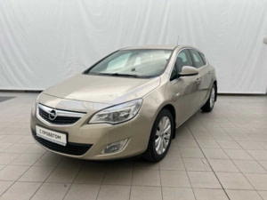 Opel Astra 2011 г. (золотой)