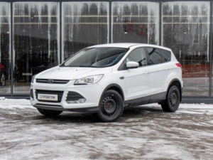 Ford KUGA 2015 г. (белый)