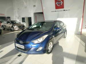Hyundai Elantra 2012 г. (синий)