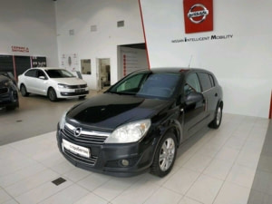 Opel Astra 2010 г. (черный)