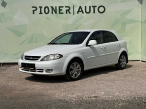 Chevrolet Lacetti 2011 г. (белый)