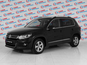 Volkswagen Tiguan 2015 г. (черный)