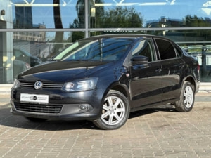 Volkswagen Polo 2012 г. (черный)