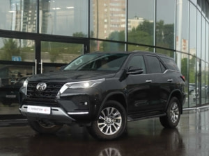 Автомобиль с пробегом Toyota Fortuner в городе Казань ДЦ - Тойота Центр Казань Юг